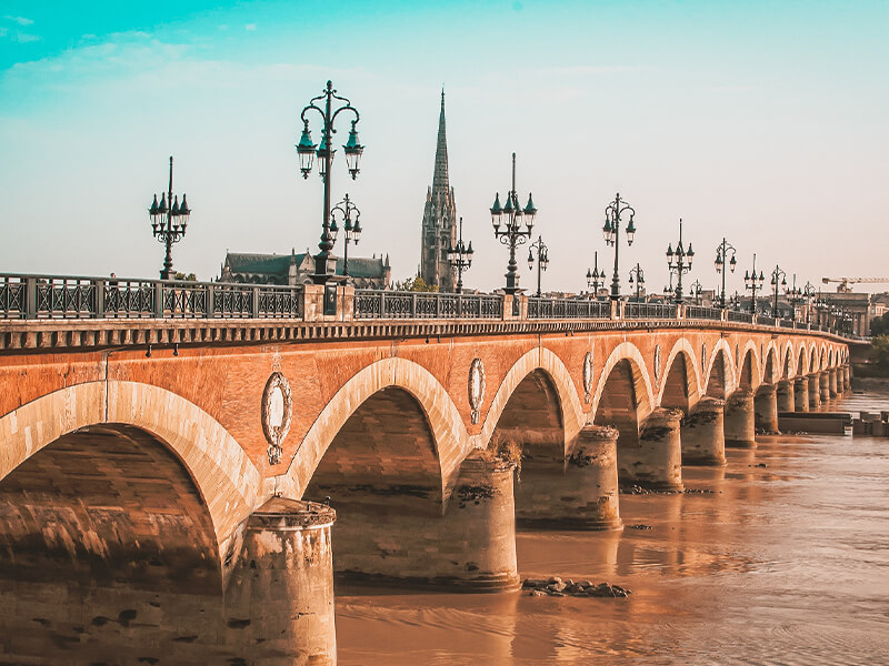 Le pont de Pierre à Bordeaux
