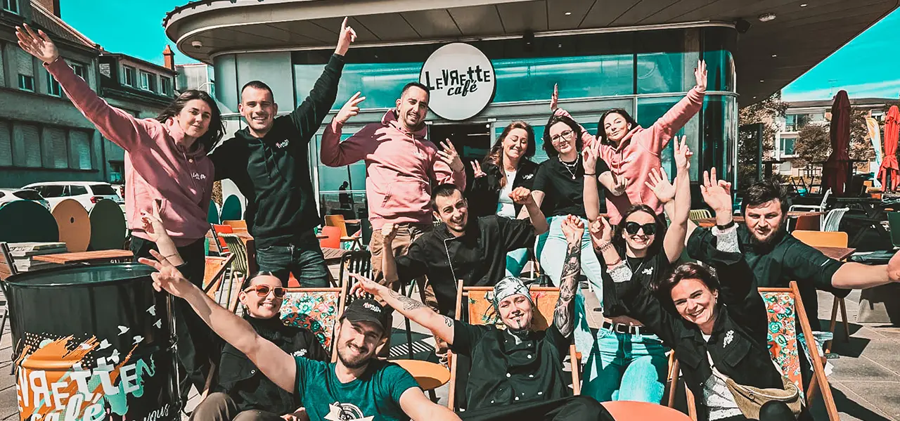 https://www.levrettecafe.fr/wp-content/uploads/2024/04/Photo-site-equipe-LC-St-Nazaire.webp